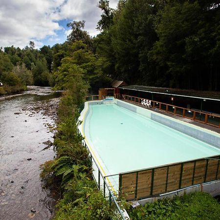 Termas De Aguas Calientes Villa Пуехуе Екстериор снимка