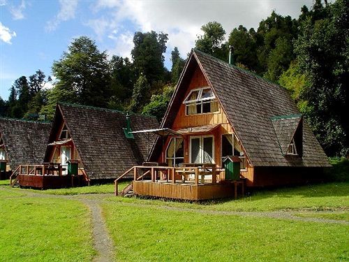 Termas De Aguas Calientes Villa Пуехуе Екстериор снимка