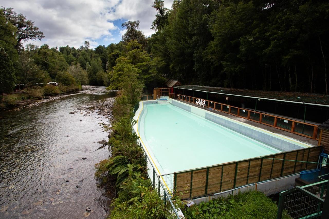 Termas De Aguas Calientes Villa Пуехуе Екстериор снимка